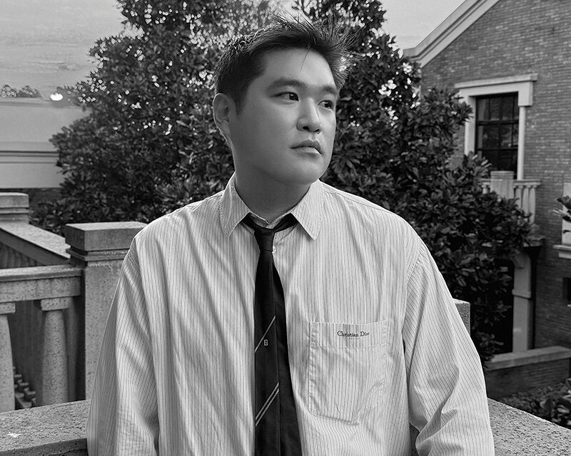 Seoul-born, Sydney-raised illustrator JaeSuk Kim, the creative behind the iconic Susu Girls whose work has appeared in a number of international publications and brand campaigns, contributed exclusive art for a story on the return of florals for spring.